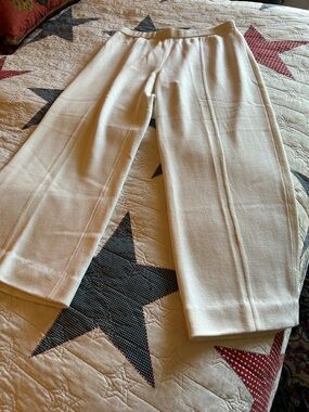 St. John Evening Cream Knit Dress pants, 26 1/2”inseam size 16.